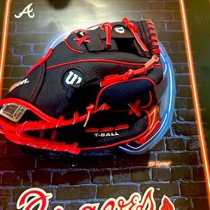 Atlanta Braves T-ball glove